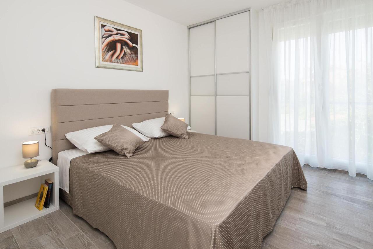 Apartments Alba 1 Слатине Екстериор снимка