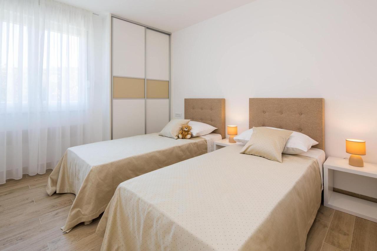 Apartments Alba 1 Слатине Екстериор снимка